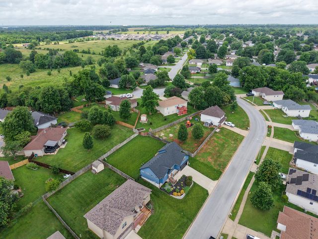 4464 W University Street, Springfield, MO 65802