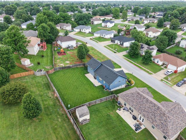 4464 W University Street, Springfield, MO 65802