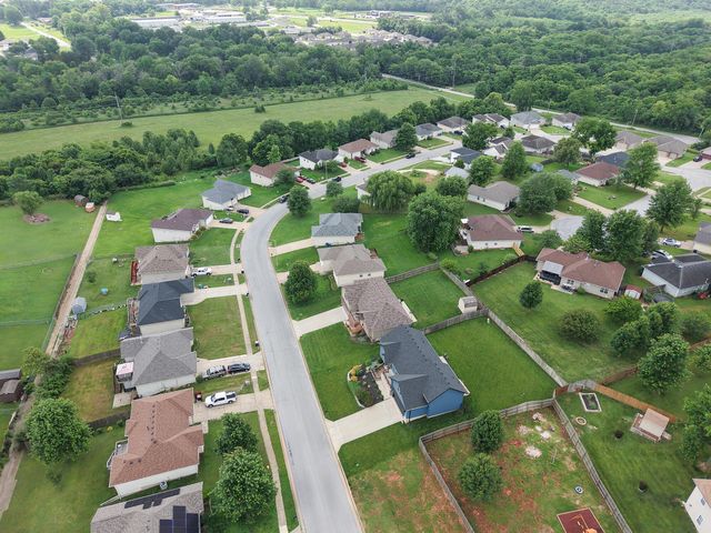 4464 W University Street, Springfield, MO 65802