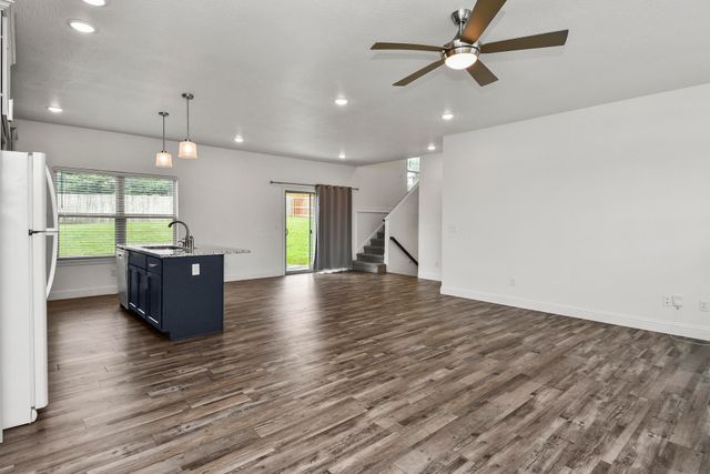 4464 W University Street, Springfield, MO 65802