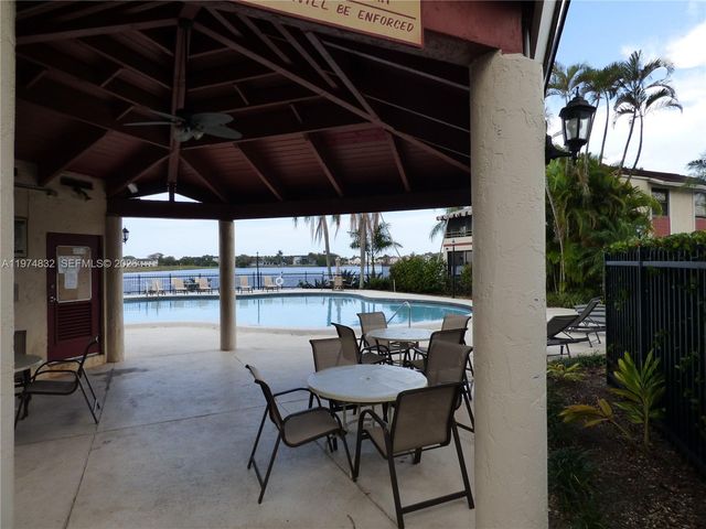 20140 NE 3rd Ct 1, Miami, FL 33179