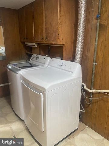 1215 DORCHESTER AVE, Baltimore, MD 21207