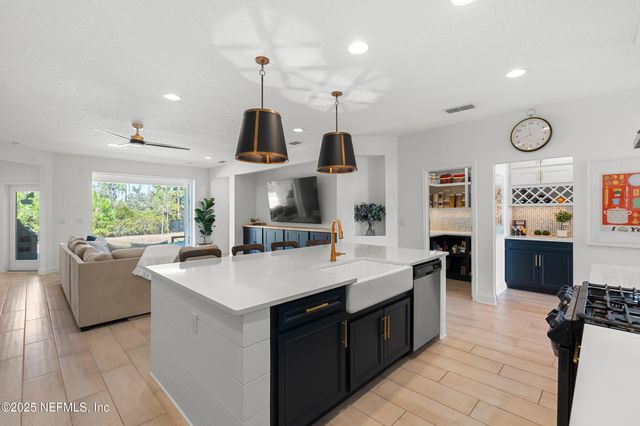 230 MARQUESA Circle, St. Johns, FL 32259