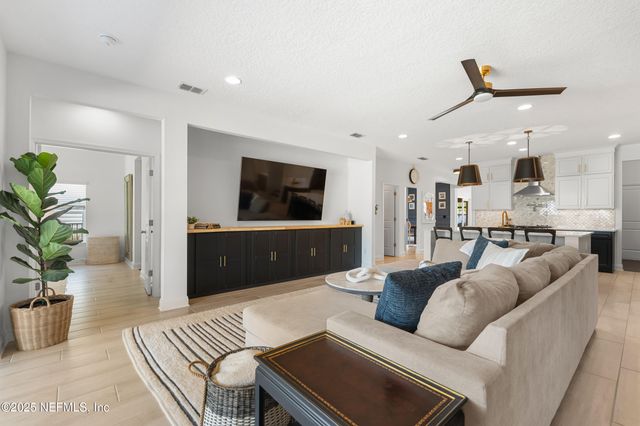 230 MARQUESA Circle, St. Johns, FL 32259