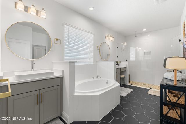 230 MARQUESA Circle, St. Johns, FL 32259