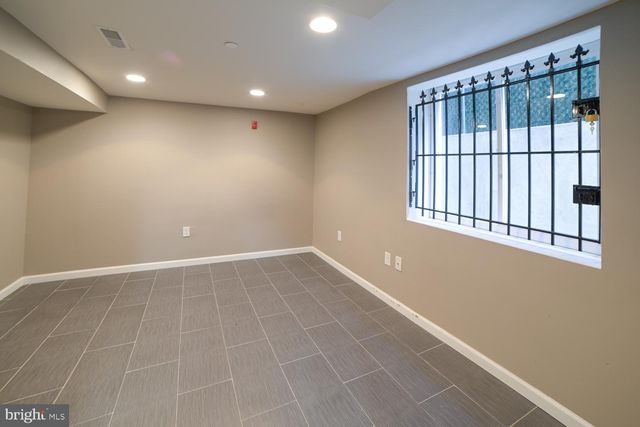 1631 W DIAMOND ST, Philadelphia, PA 19121