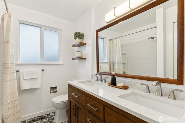 18720 4th Avenue S, Burien, WA 98148