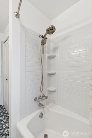 18720 4th Avenue S, Burien, WA 98148