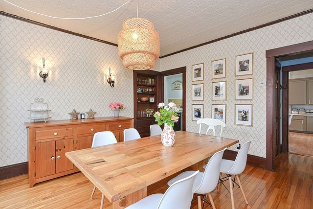 24 Main St, Upton, MA 01568