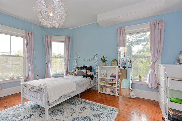 24 Main St, Upton, MA 01568