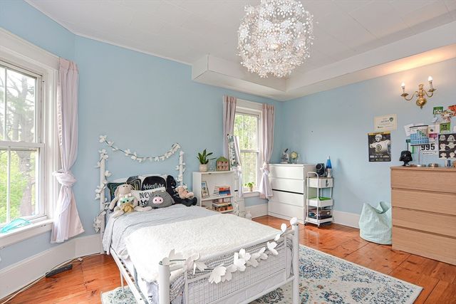 24 Main St, Upton, MA 01568