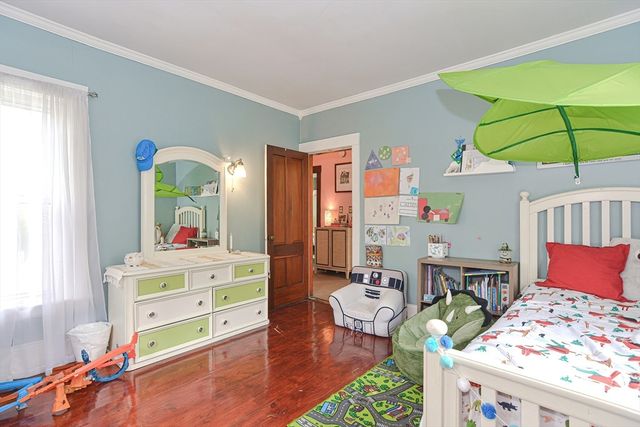 24 Main St, Upton, MA 01568