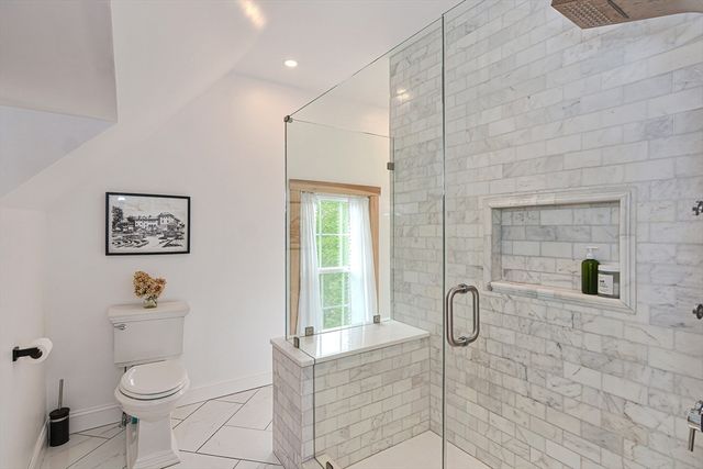 24 Main St, Upton, MA 01568