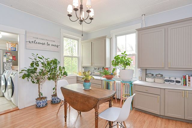 24 Main St, Upton, MA 01568
