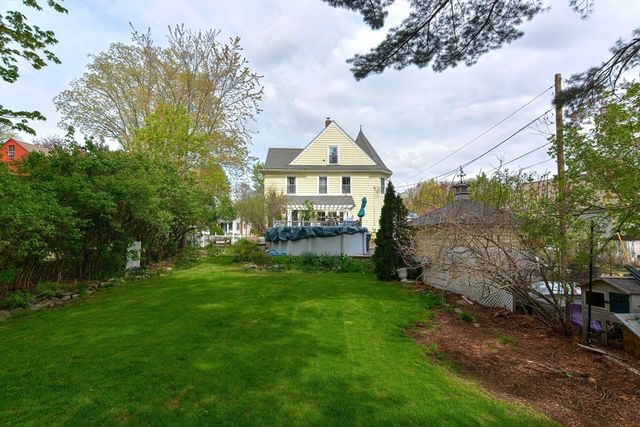 24 Main St, Upton, MA 01568