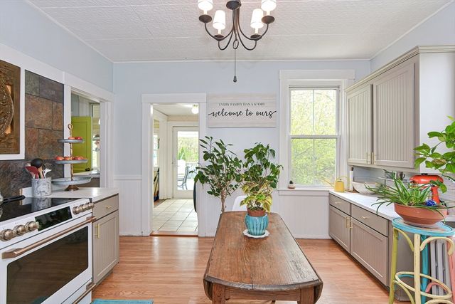 24 Main St, Upton, MA 01568