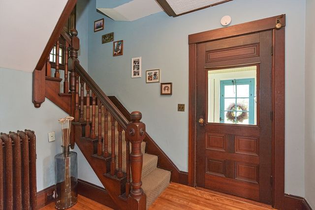 24 Main St, Upton, MA 01568