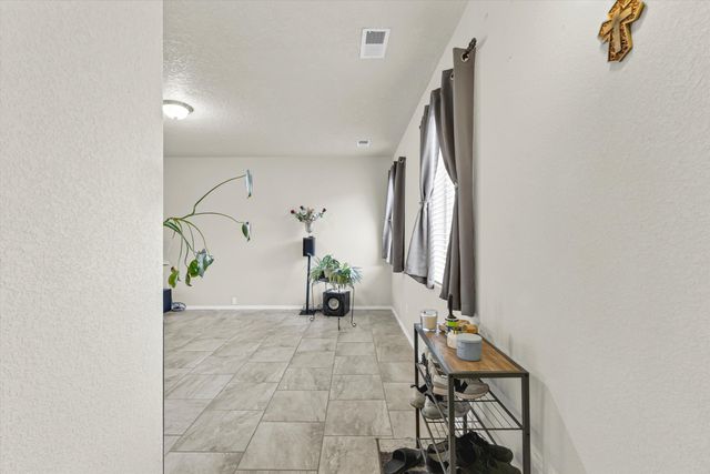 1412 Terrazas Court, Los Lunas, NM 87031