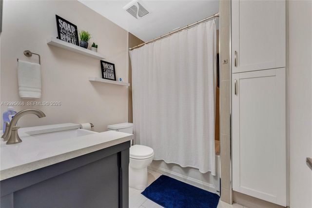 9501 E Palmetto Club Lane E 9501, Palmetto Bay, FL 33157