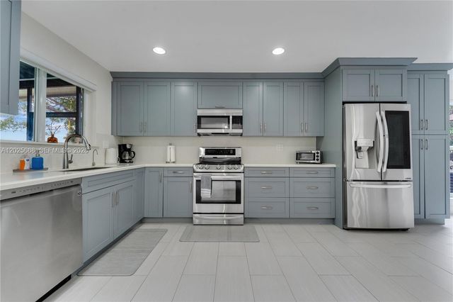 9501 E Palmetto Club Lane E 9501, Palmetto Bay, FL 33157