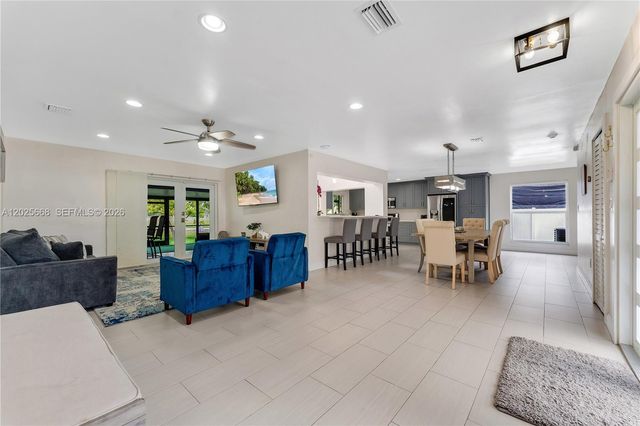 9501 E Palmetto Club Lane E 9501, Palmetto Bay, FL 33157