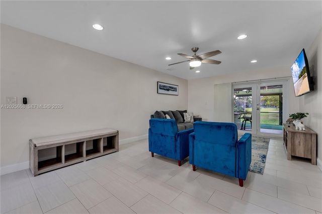 9501 E Palmetto Club Lane E 9501, Palmetto Bay, FL 33157