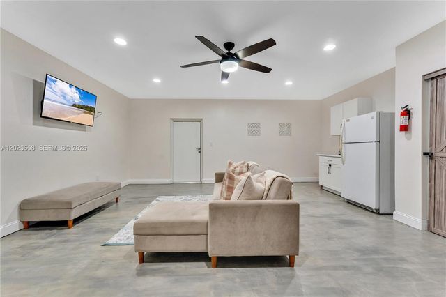 9501 E Palmetto Club Lane E 9501, Palmetto Bay, FL 33157