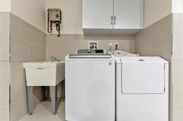 9501 E Palmetto Club Lane E 9501, Palmetto Bay, FL 33157
