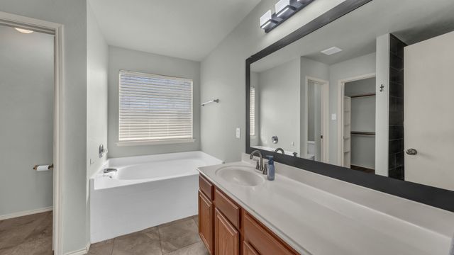 9609 Maryville Lane, Fort Worth, TX 76108