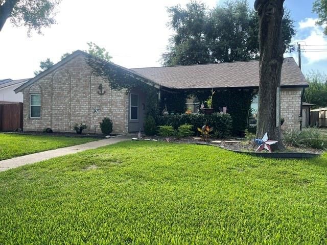 1706 San Sebastian Lane, Nassau Bay, TX 77058