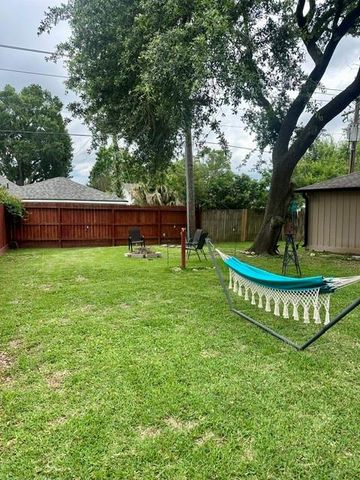 1706 San Sebastian Lane, Nassau Bay, TX 77058