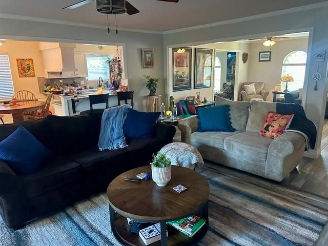 1706 San Sebastian Lane, Nassau Bay, TX 77058