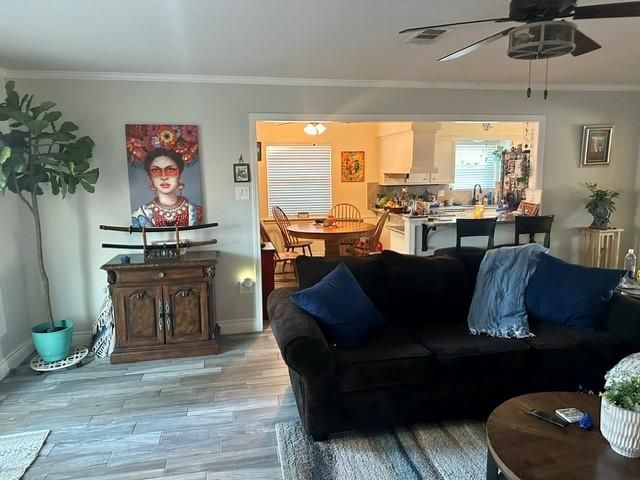1706 San Sebastian Lane, Nassau Bay, TX 77058