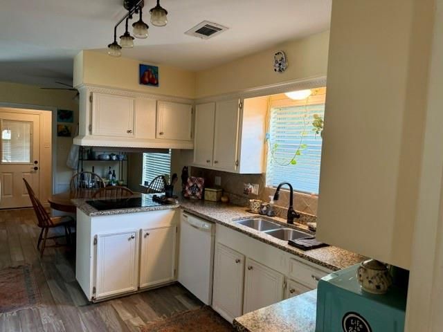 1706 San Sebastian Lane, Nassau Bay, TX 77058