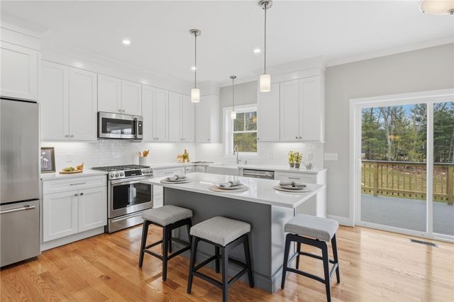 24 Cassidy Trail, Coventry, RI 02816