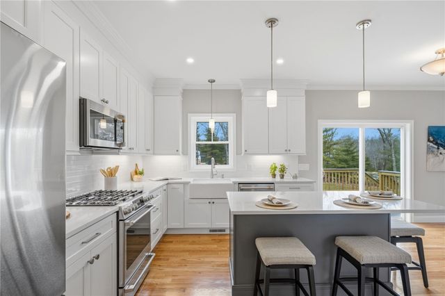 24 Cassidy Trail, Coventry, RI 02816