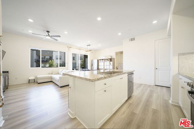 27409 Journey Place 205, Valencia, CA 91381