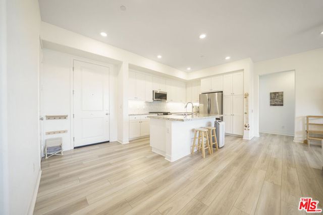 27409 Journey Place 205, Valencia, CA 91381