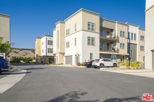 27409 Journey Place 205, Valencia, CA 91381