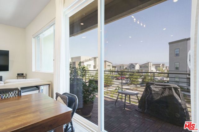 27409 Journey Place 205, Valencia, CA 91381