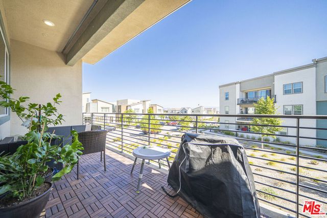 27409 Journey Place 205, Valencia, CA 91381