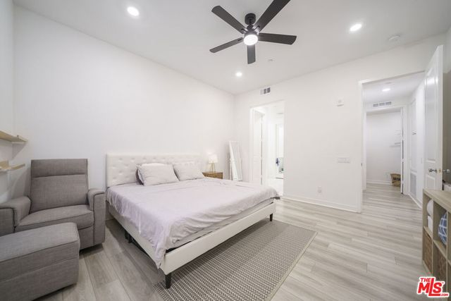 27409 Journey Place 205, Valencia, CA 91381