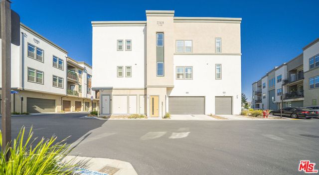 27409 Journey Place 205, Valencia, CA 91381