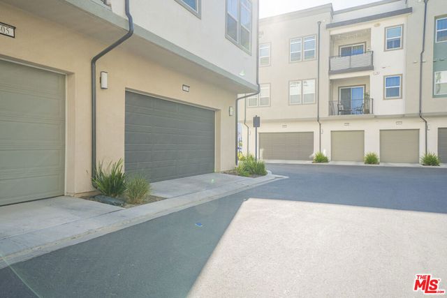 27409 Journey Place 205, Valencia, CA 91381