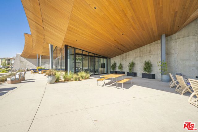 27409 Journey Place 205, Valencia, CA 91381