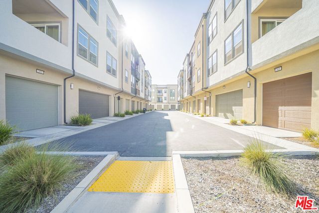 27409 Journey Place 205, Valencia, CA 91381