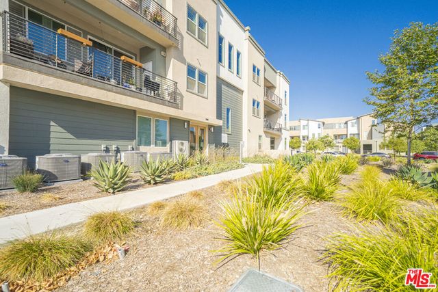 27409 Journey Place 205, Valencia, CA 91381