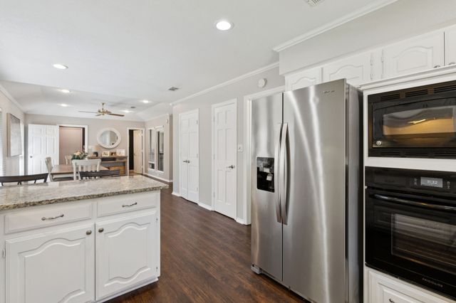 1224 Cloudy Sky Lane, Lewisville, TX 75067