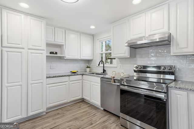 1130 Worthington Hills Drive, Roswell, GA 30076