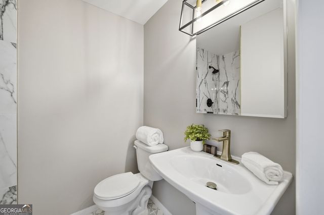 1130 Worthington Hills Drive, Roswell, GA 30076